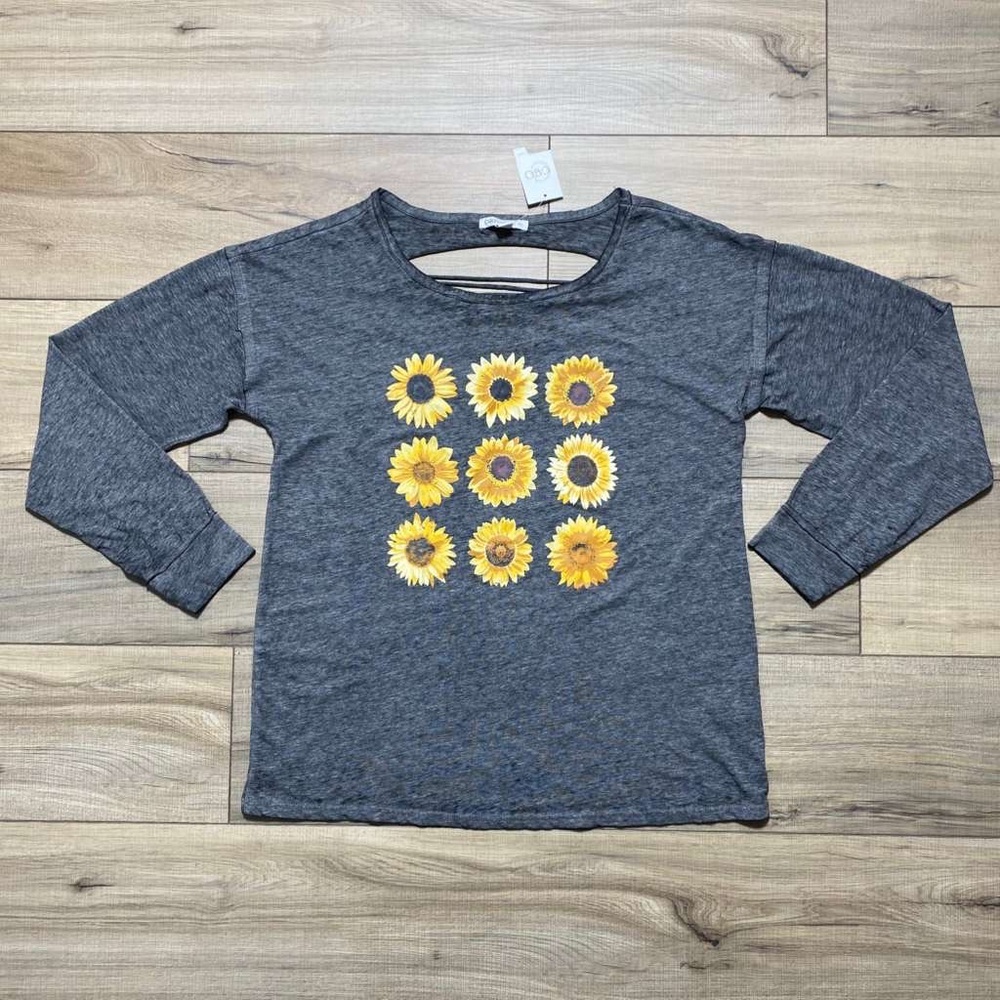 CATO EST 1946 Womens Dropped Shoulder Long Sleeve Sunflower Graphic Shirt Small